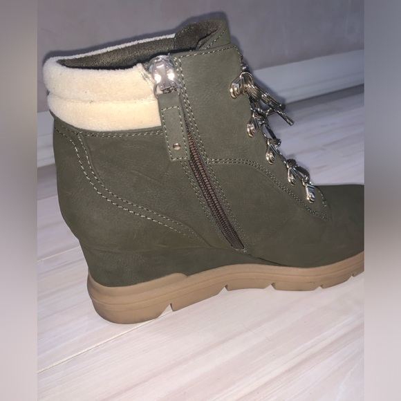 Dr. Scholl’s Olive Green Wedge Booties (Women’s 10) - Picture 5 of 8
